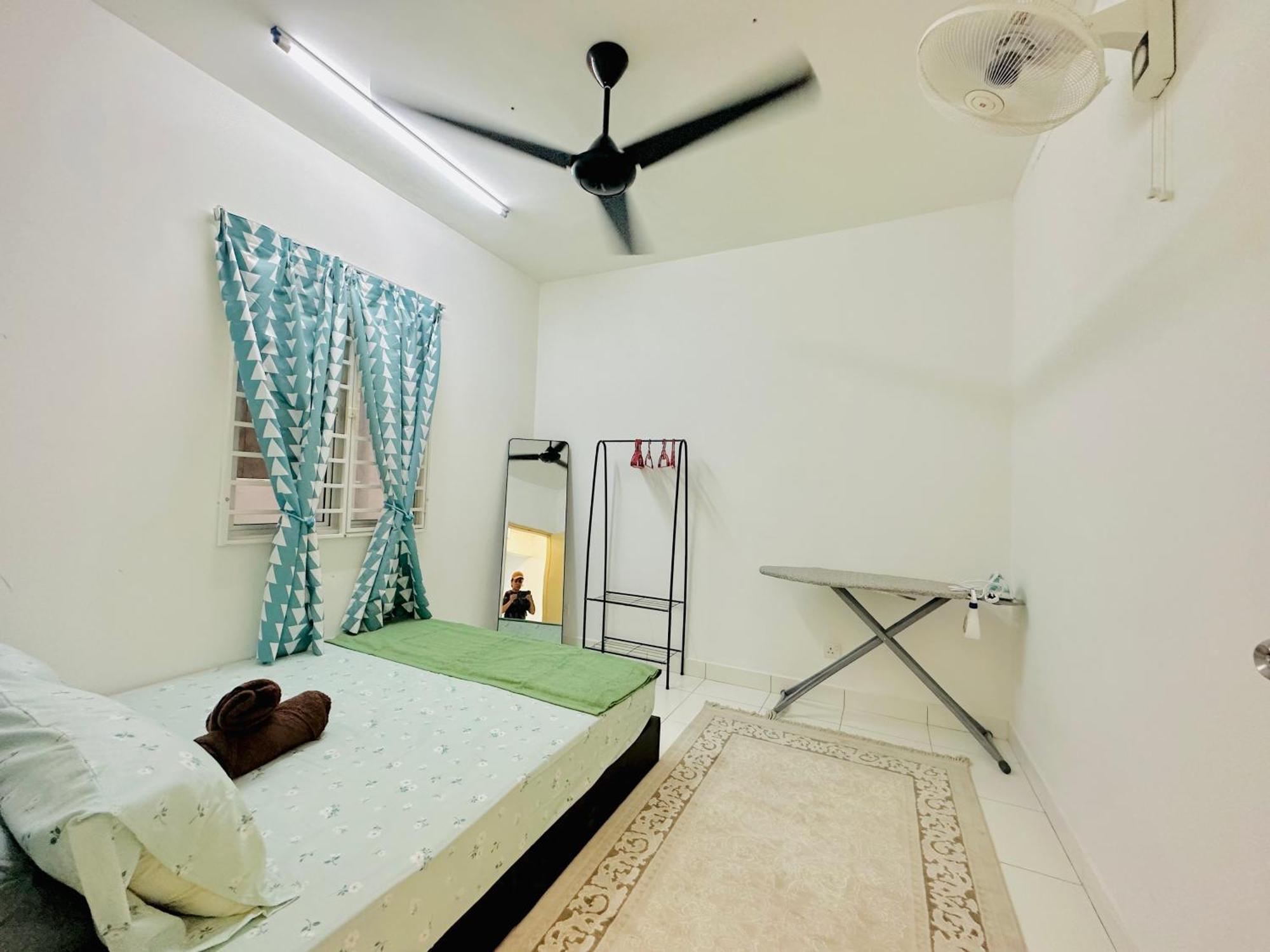 Setia Alam Islamic Homestay Shah Alam Esterno foto